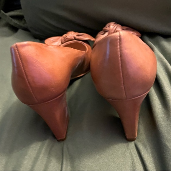 Franco Sarto bow heels size 7.5 - Picture 6 of 9
